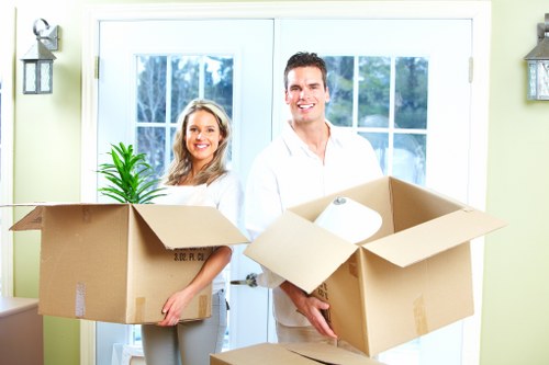Efficient man and van booking for home or office transport in Aldwych